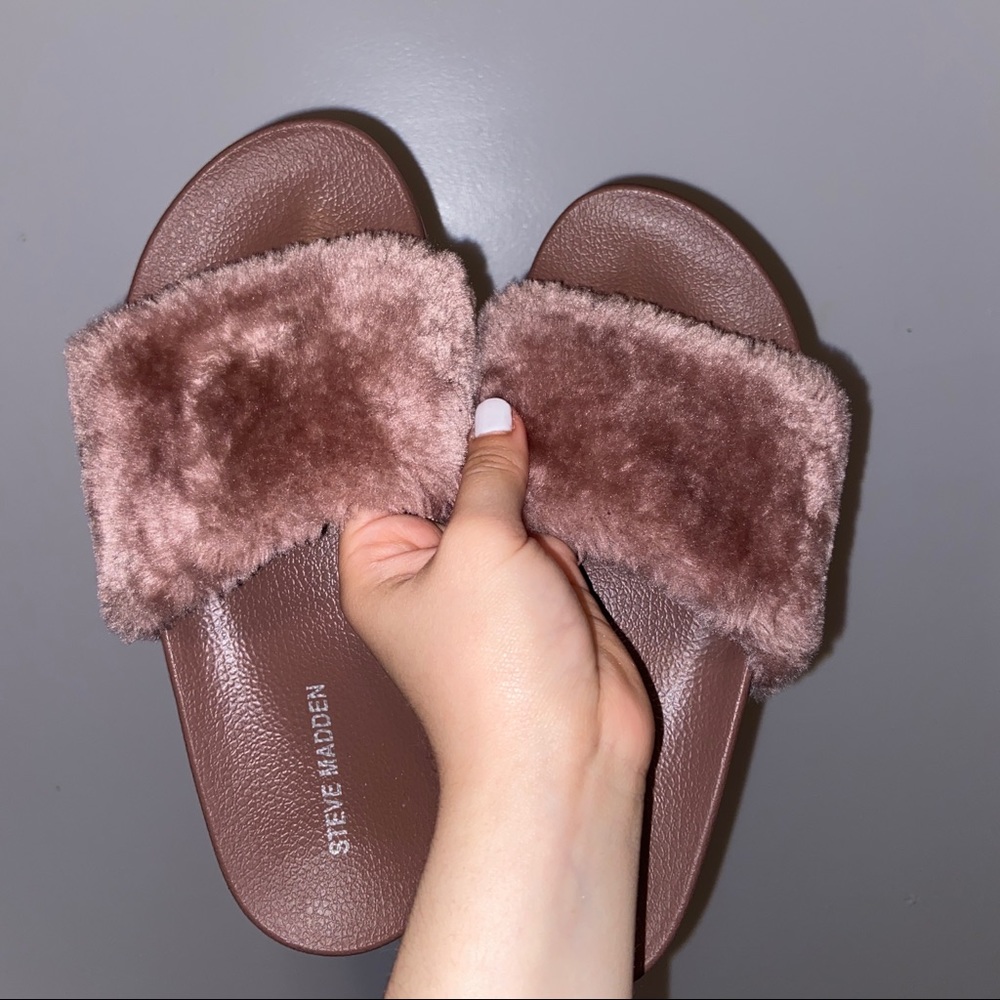 Steve Madden Furry Slides